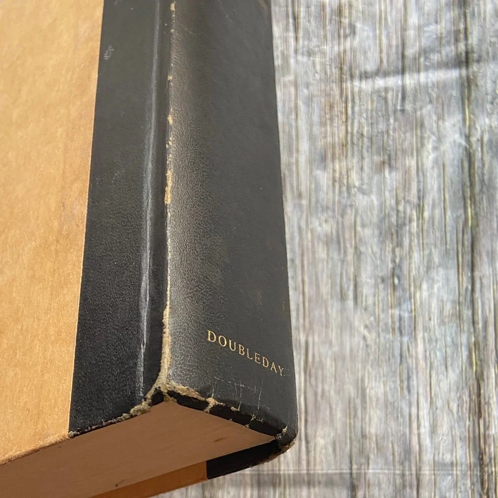 Vintage Classic Alex Haley 'Roots' Hardcover Book copyright 1976